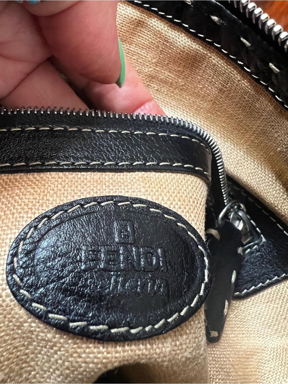 Authentic Fendi Selleria Black Pebbled Leather Crossbody Bag Logo Strap - Picture 13 of 14